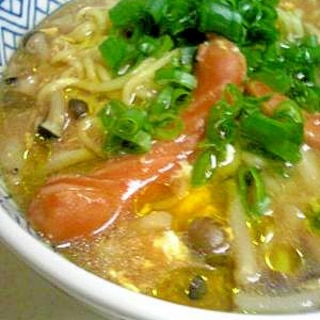 ウインナーとしめじたっぷりインスタント味噌ラーメン